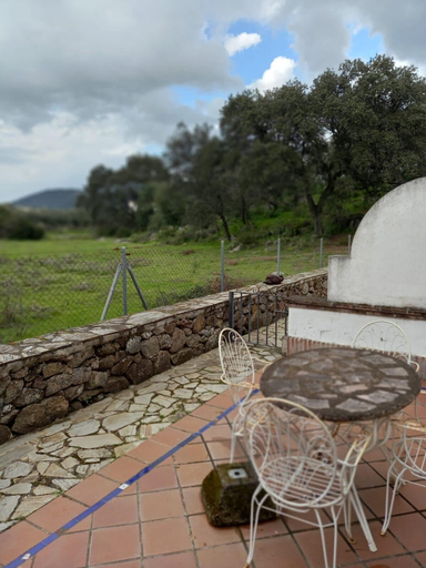 Outdoor dining 4, Apartamentos Los Álamos de El Pedroso, Sevilla