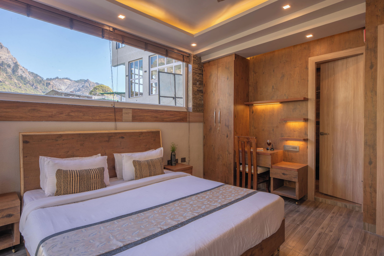 Room 2, Alaya Stays Lakefront Escape 2BHK Suite, Nainital