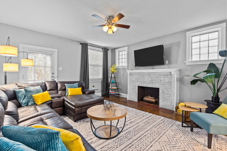 Interior 4, 4500 Botanical Bliss, Saint Louis