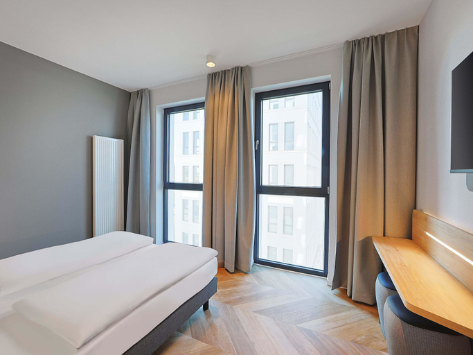 Bedroom 2, B&B Hotel Berlin Airport-Nord, Berlin
