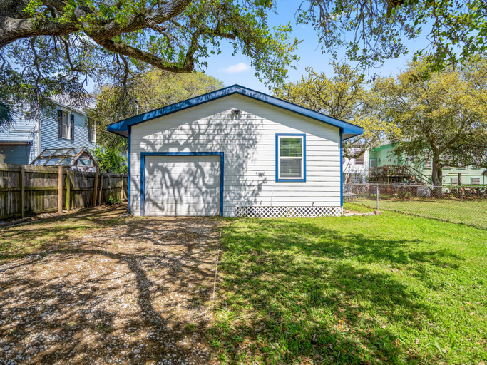 Exterior & Views 2, Sandy Toes Retreat by Ryson Vacation Rentals, Galveston