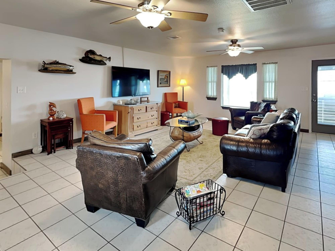 Others 5, 7 Palms by Miss Kitty’s, Aransas
