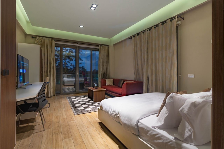 Room 5, Peravi Suites at Pearl In The City, Accra