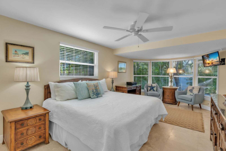 Bedroom 2, Lake By The Beach 2 Bedroom Home, Manatee