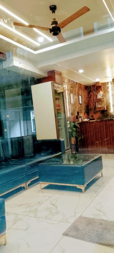 Lobby sitting area, HOTEL FALLS STREET BY DC HILLS, Garhwal