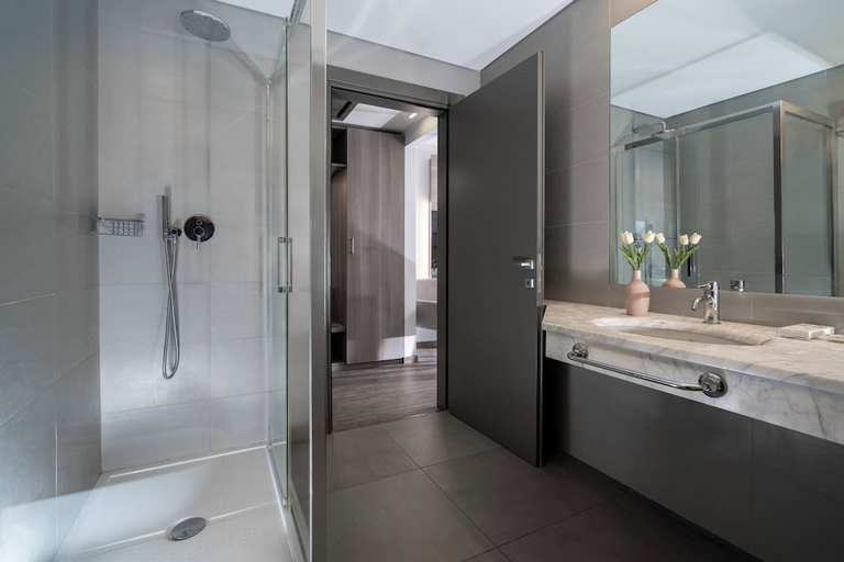 Bathroom 3, Just Hotel Saronno, Varese