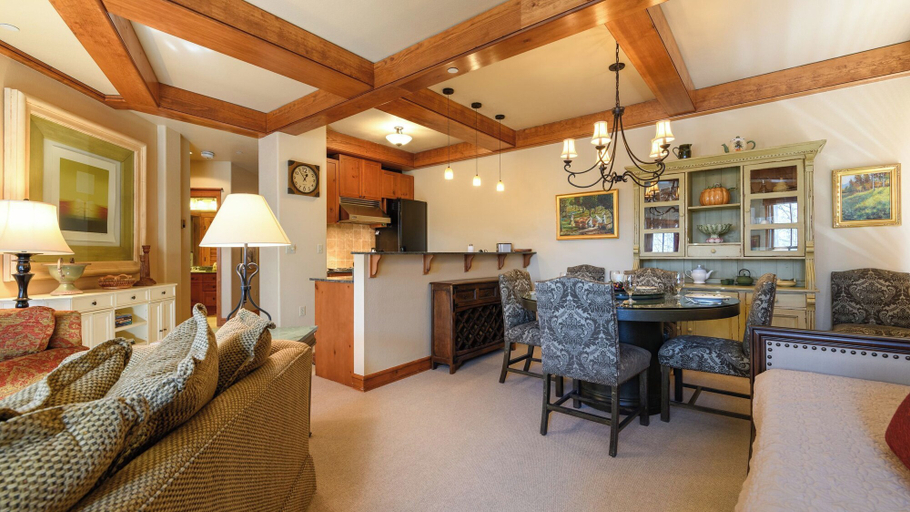 Others 4, Palmyra 3D by Avantstay Gorgeous Condo in Great Location!, San Miguel