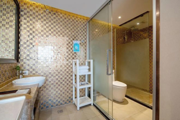 Bathroom 4, Yi Cheng Hotel (Xinbai Square Subway Station Store, Shijiazhuang), Shijiazhuang