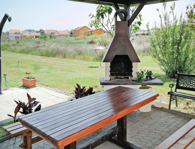 Others 5, Apartment in Privlaka Near Sandy Beaches, Privlaka