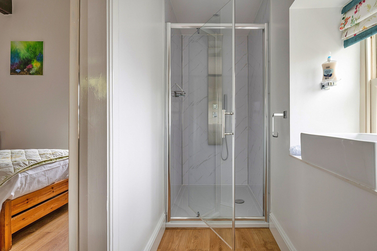 Bathroom 2, Cottage in North Wales With Hot Tub & Views, Denbighshire