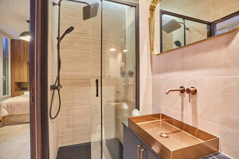 Bathroom 2, Suite Premium Facing the Chateau de Vincennes, Val-de-Marne