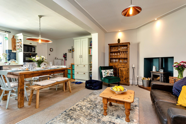 Dining 3, Watchtower in Cornwall With Sea Views, Northumberland