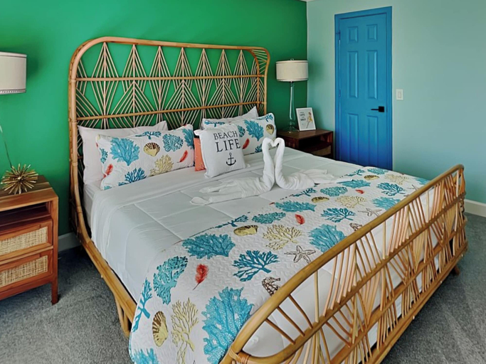 Bedroom, Beach and Pool View by Ryson Vacation Rentals, Galveston