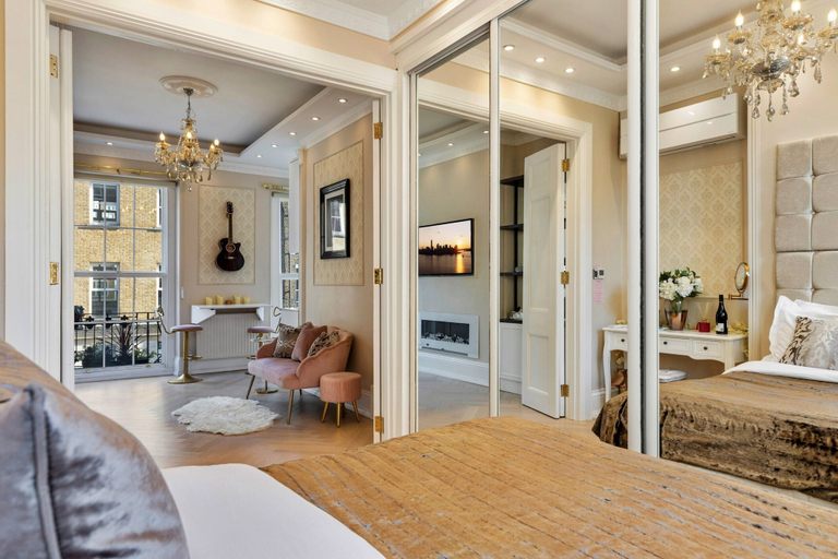 Room 5, Elegant Apartment in Marylebone, London