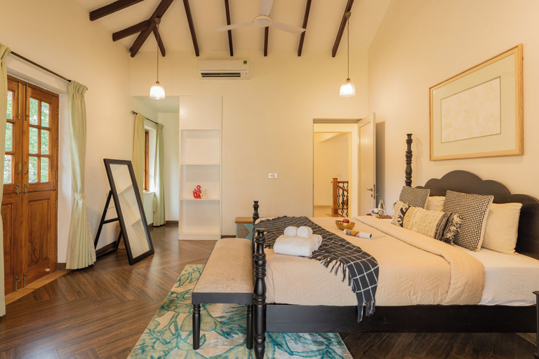 Room 3, ELIVAAS Celest 4 BHK Villa with Pvt Pool, North Goa