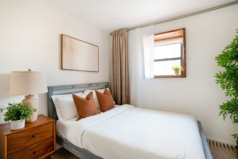 Room 3, 75-4b Duplex 3BR Brand new W D Prime UES, New York