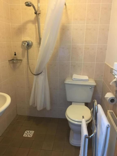Bathroom 3, Deveron Lodge B&B, Aberdeenshire