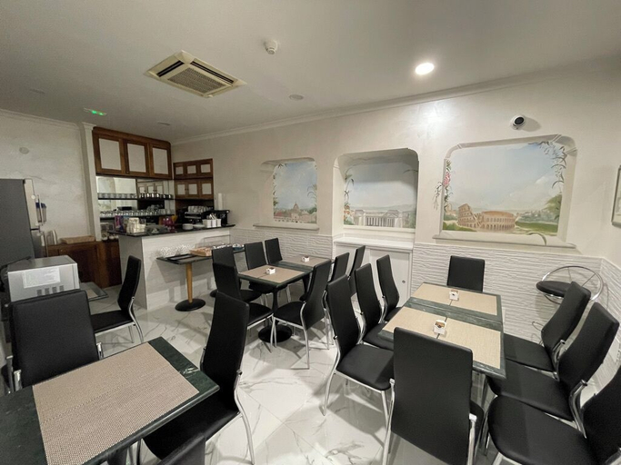 Food & Drinks 5, Hotel Le Petit, Rome