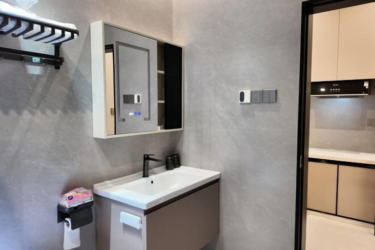 Bathroom 3, Meiting Garden Apartment, Shantou