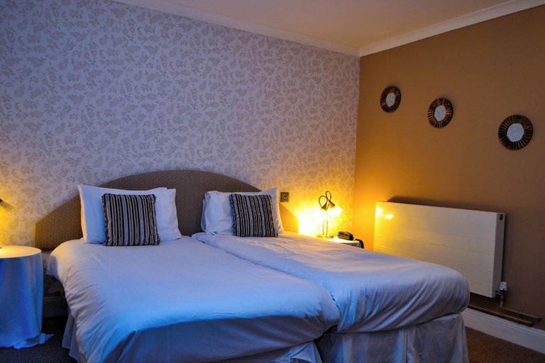 Bedroom 5, Ty Newydd Country Hotel, Rhondda, Cynon, Taff
