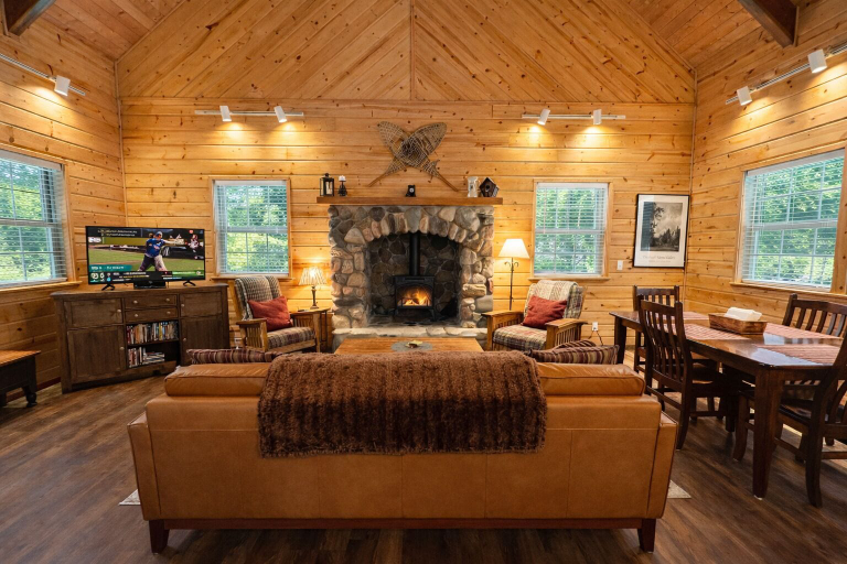 Interior 2, Chipmunk Lodge 2 Bedroom Home by NW Comfy Cabins by RedAwning, Chelan