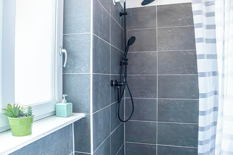Shared bathroom 3, Cozy Central Room for Long Stays, Wien