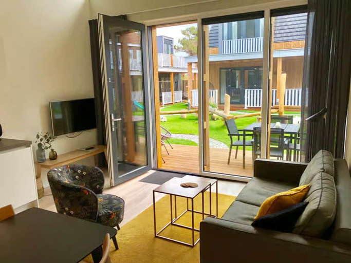 Living area, 4-person Lodge in Tiny House Style, Veere