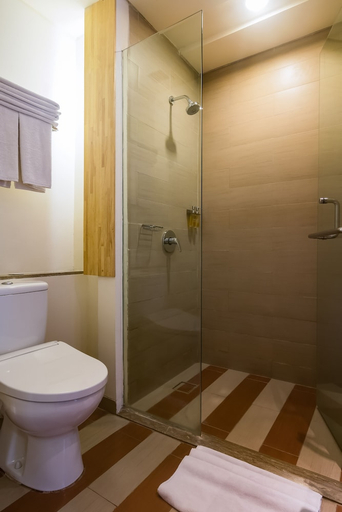 bathroom 10