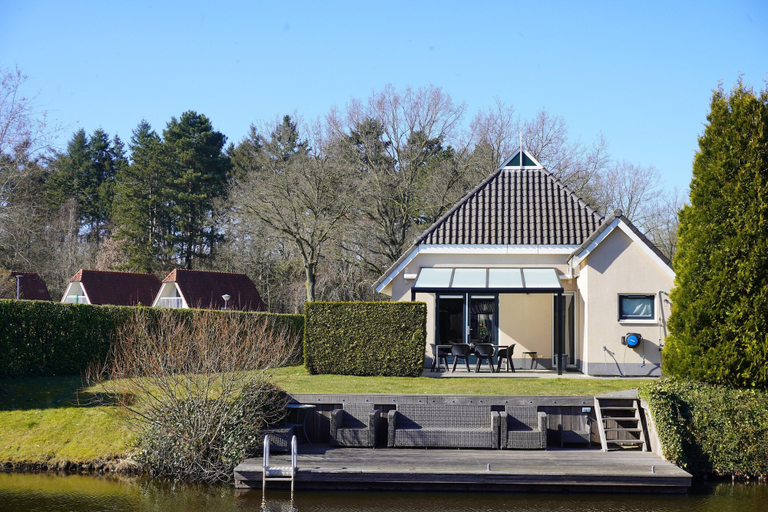 Exterior 2, Detached Holiday Home With Jetty and Outdoor spa, Vlagtwedde