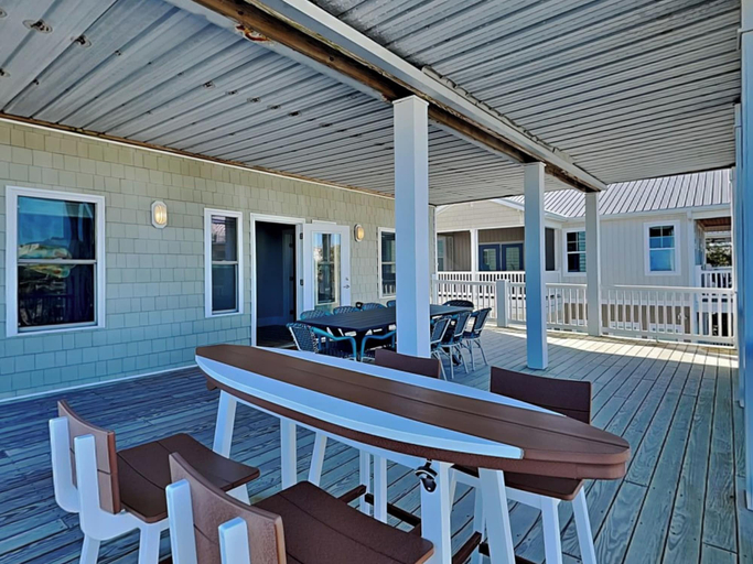 Food & Drinks, Beaches Be Crazy by Carolina Retreats, New Hanover