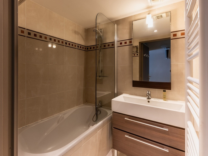 Bathroom 5, Carre Marine Ndeg104 - 2P4, Alpes-Maritimes