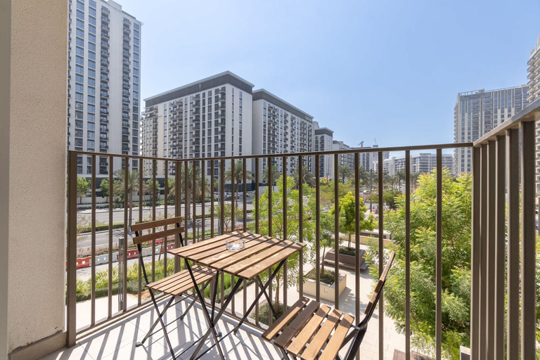 Room 5, Dubai Hills Sleeps 4 in a Great Location, Dubai