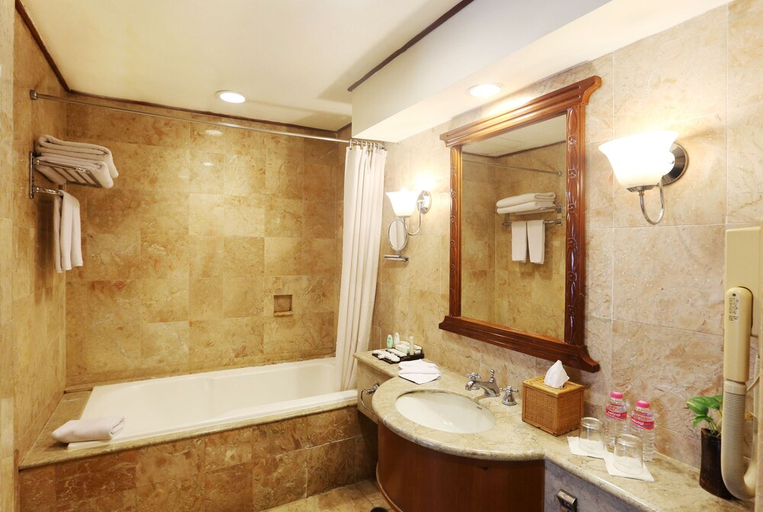 bathroom 4