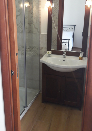 Bathroom 5, DonMattè - Charme & Rooms, Bari