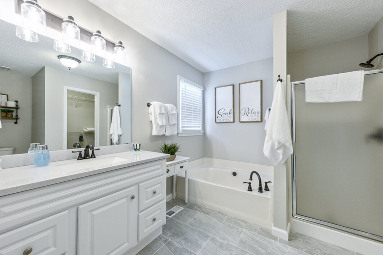 Interior 4, 13 Windfield Dr, Cartersville, Bartow