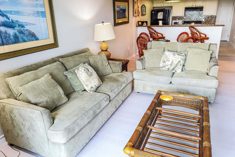 Living area 4, Continental 101 Minium 2 Bedroom Condo by RedAwning, Cameron