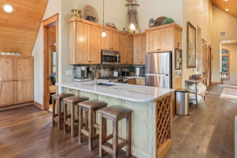 Private kitchen 2, Deschutes Reserve 4 Bedroom Home, Deschutes