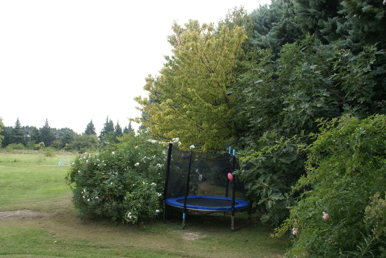 Garden 3, Holiday Home in Le Thor With Private Pool, Vaucluse