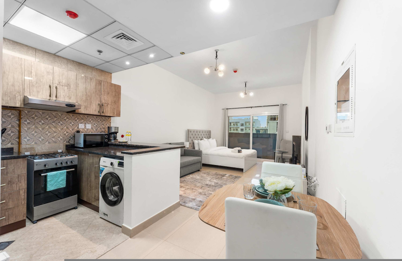 Room 4, Stayshort - Chic Studio Apartment in JVC Sleeps 4, Dubai