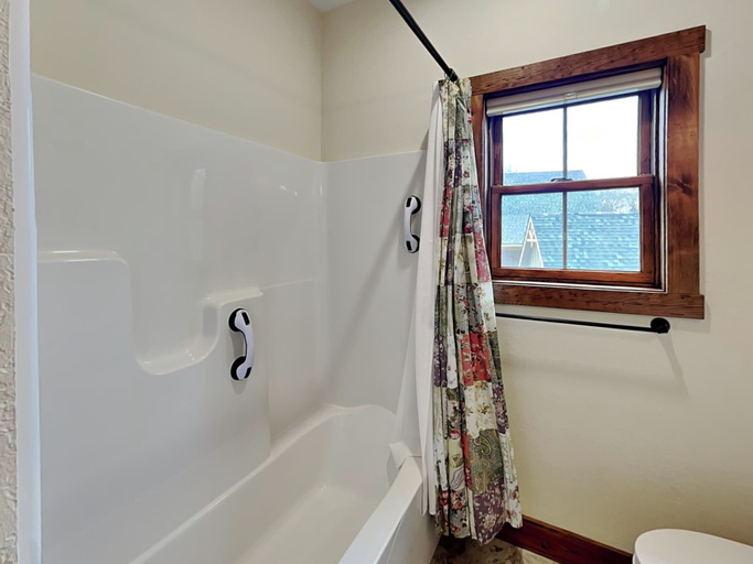 Property amenity 5, Buzzy Bee Lodge, Garrett