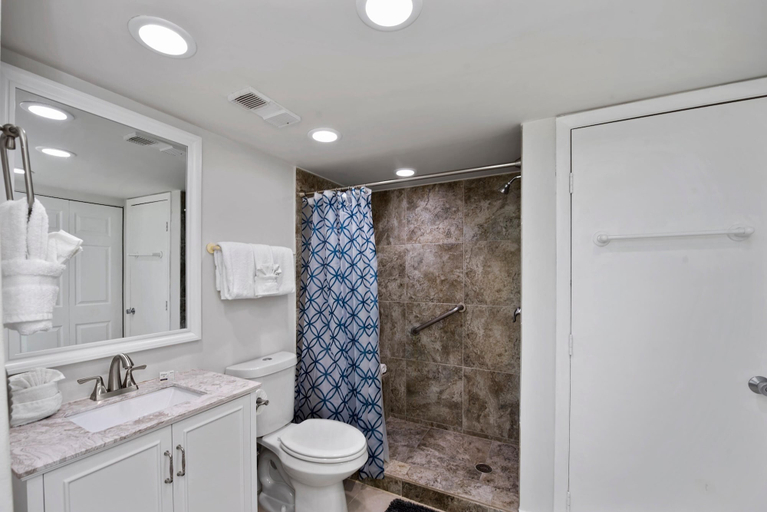 Bathroom 4, Estero Beach & Tennis 901-c, Lee