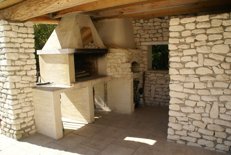Terrace/patio, Holiday Home in Le Thor With Private Pool, Vaucluse