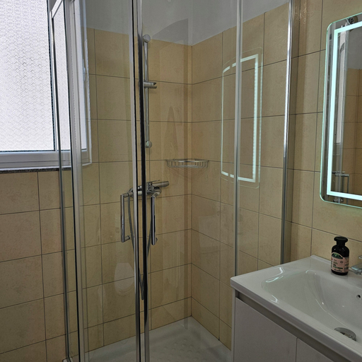 Bathroom 2, Ares Summer Apartments, Sarandës