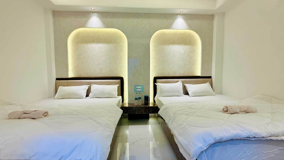 Room 4, Hotel Om Mangalam Palace, East Nimar