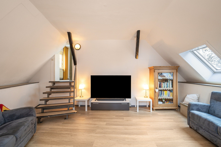 Others 5, Large Holiday Home near Winterberg with Garden, Terrace, & Garage, Hochsauerlandkreis