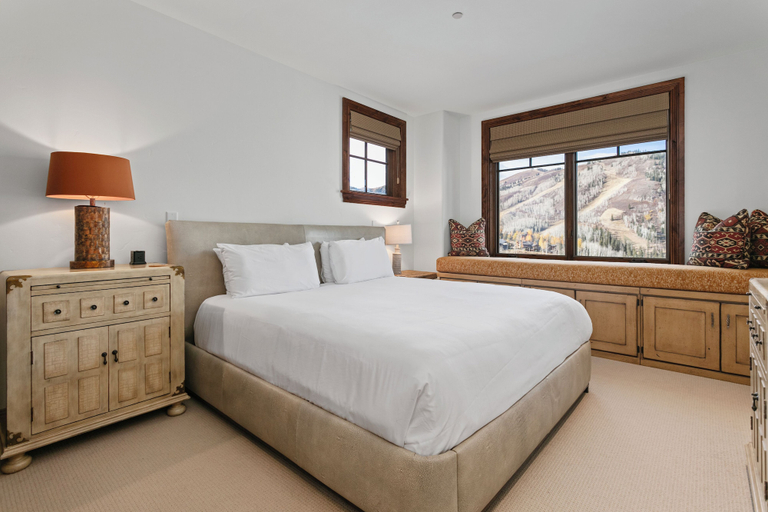 Room 5, Ski-in/ski-out 4br Deer Valley Retreat 4 Bedroom Condo, Summit