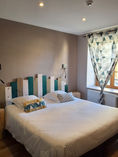 Bedroom 4, L'Auberge de la Source, Loire