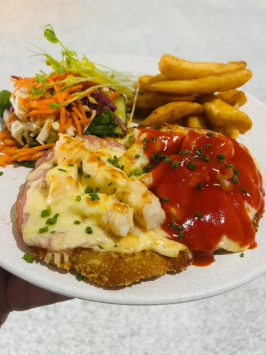 Food & Drinks 4, Riverside Hotel, Moira - West