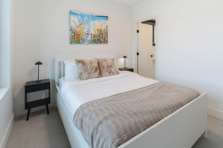 Room 4, Avalanche Ridge, Columbia-Shuswap