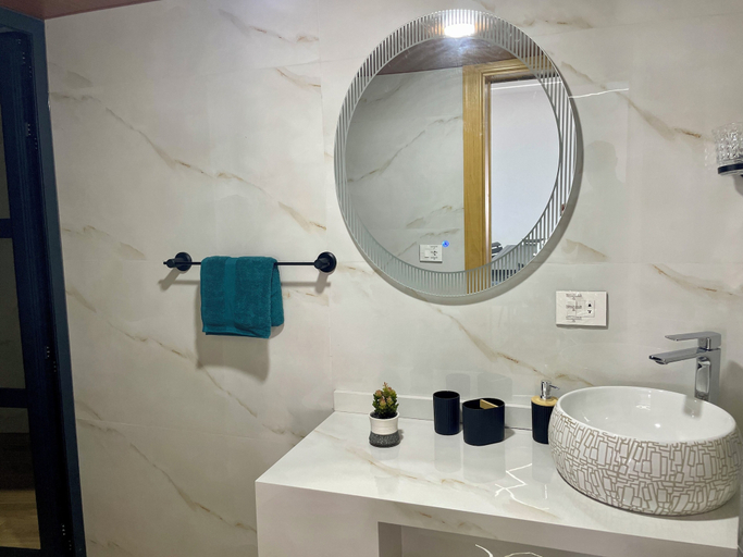 Bathroom 4, Kfaraabida SKY, Batroun